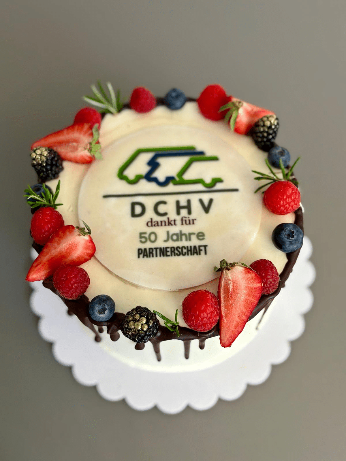 Hörl Partnerschaft 50 Jahre_Torte 120525